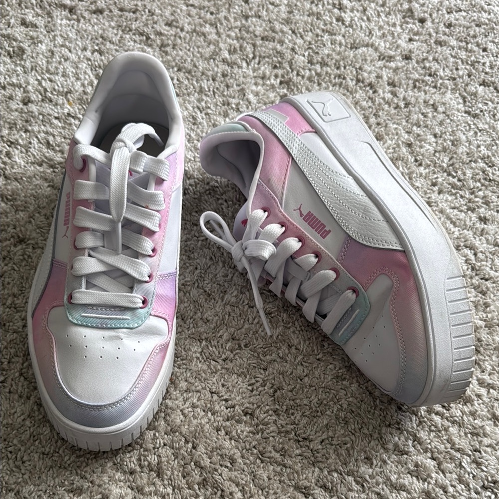 Puma Women's Pastel Ombre Sneakers. Sz U.S 7